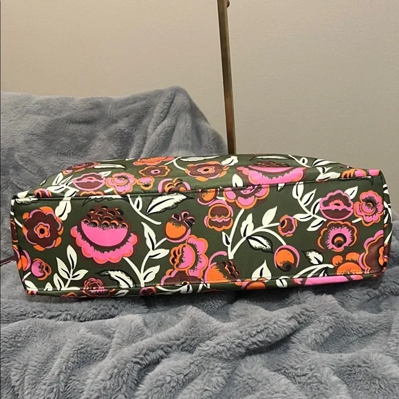 Vera Bradley Astoria Pink and Orange Floral Shoulder Bag NWOT retail $135 - Picture 5 of 9